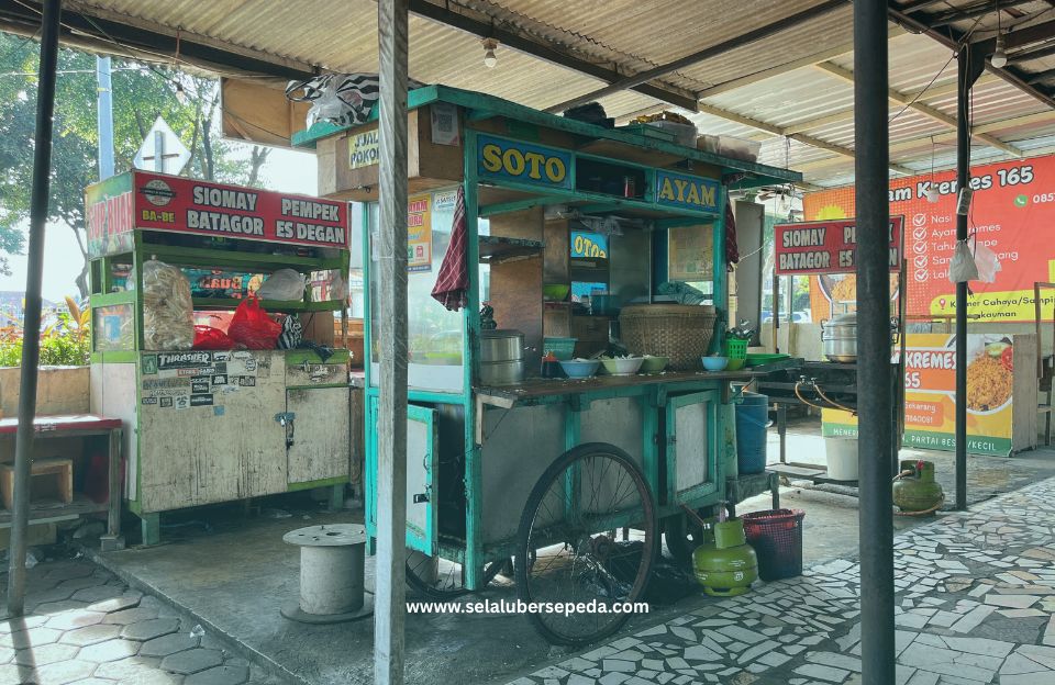 Selalu Bersepeda - Rekomendasi Kuliner Magelang - Soto Madura Alun Alun Magelang