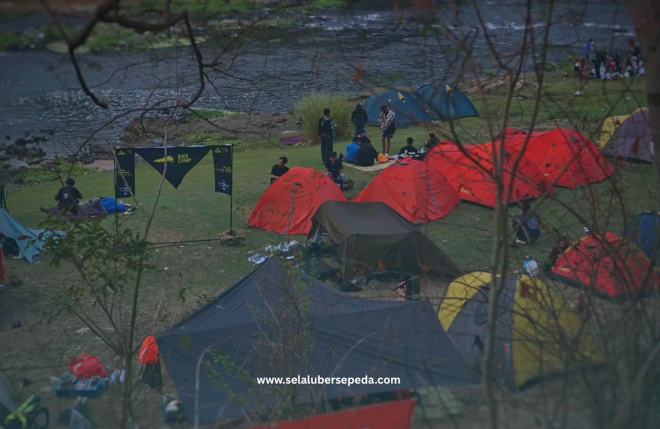 Suasana Camping Area Potrobayan Suasana Camping Area Potrobayan